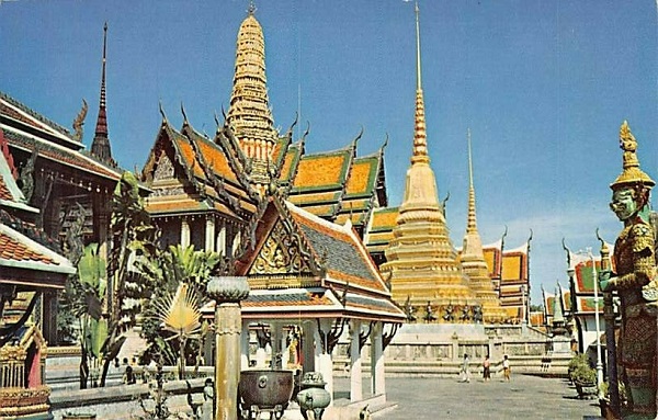 Pan Am The Temple of the Emerald Buddha Postcard